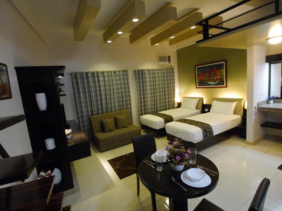 New Manila Suites Bagian luar foto